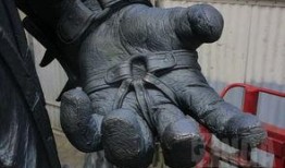 暴雪雕像爆料大全最新,揭秘最新周边收藏品